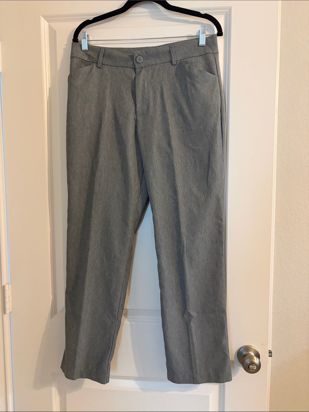 Lee Straight-Leg Dress Pants in Gray